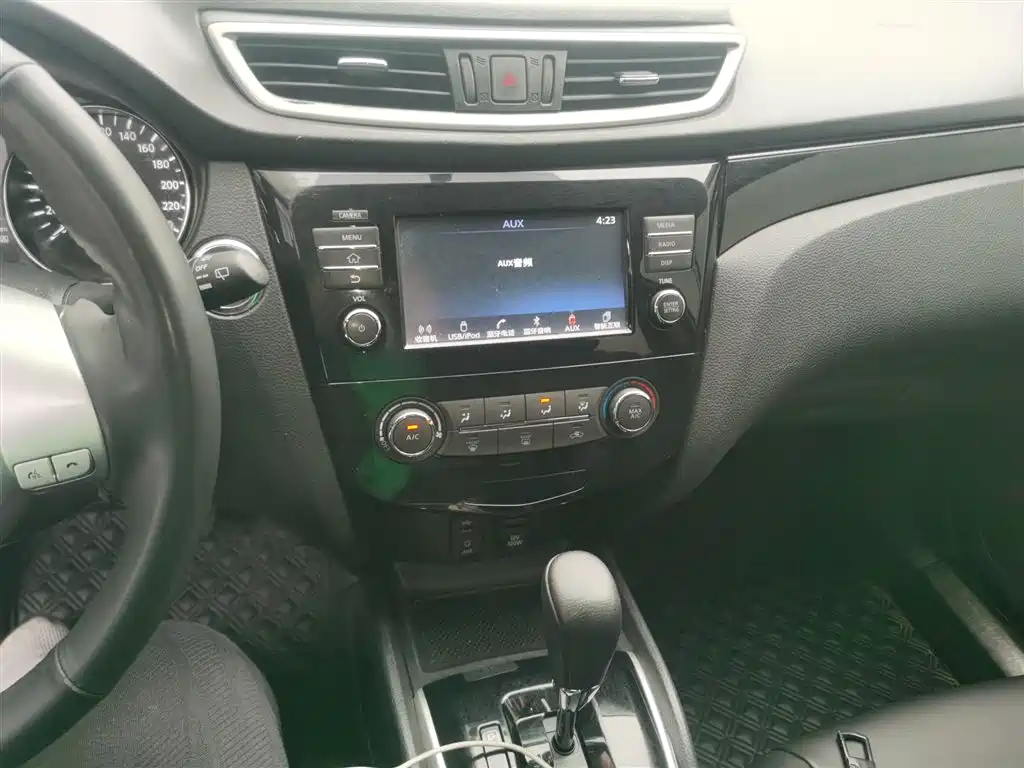 Nissan Qashqai — фото 13