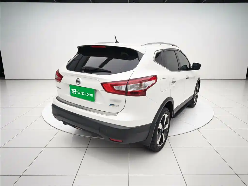Nissan Qashqai — фото 7