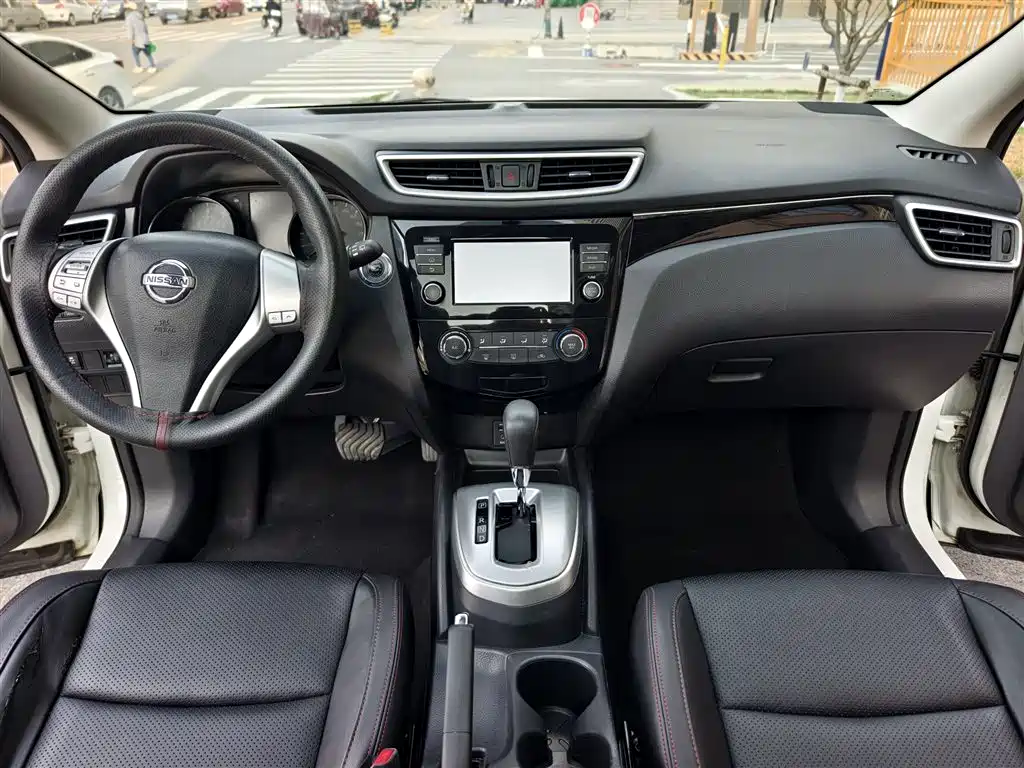 Nissan Qashqai — фото 13