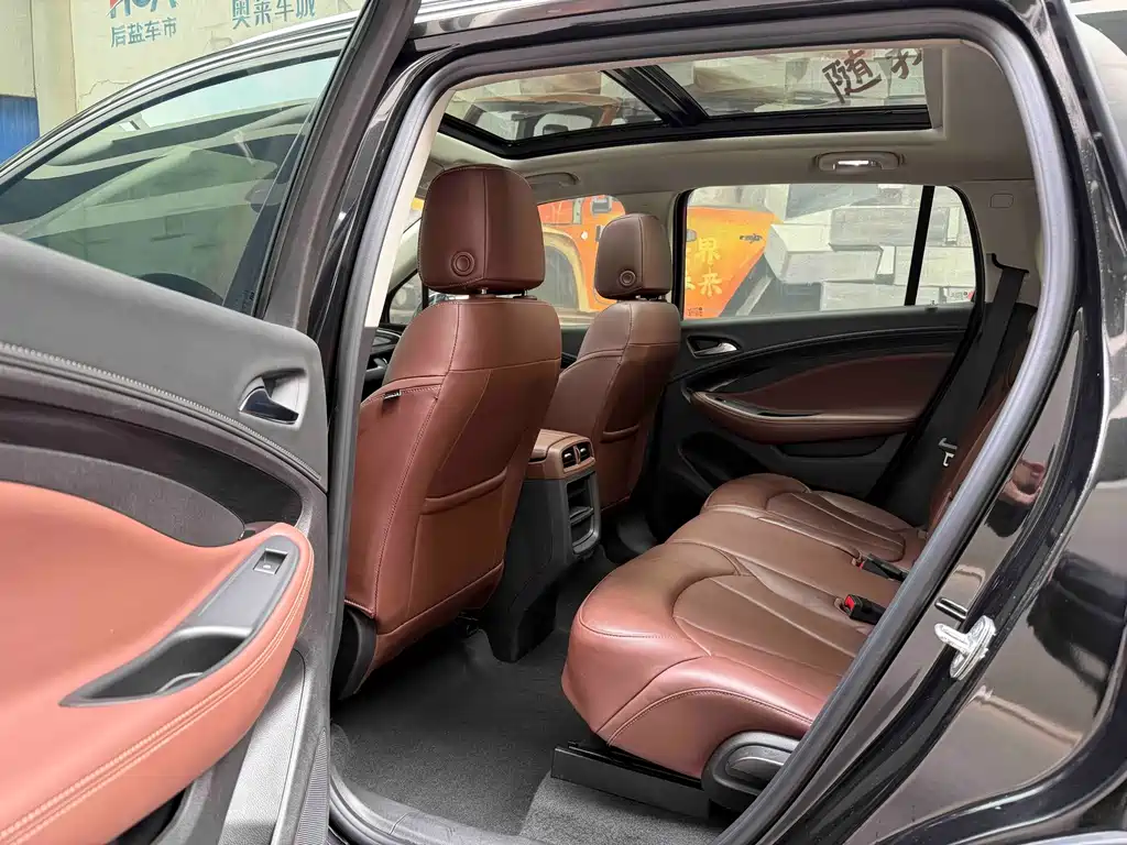 Buick Envision Plus — фото 8