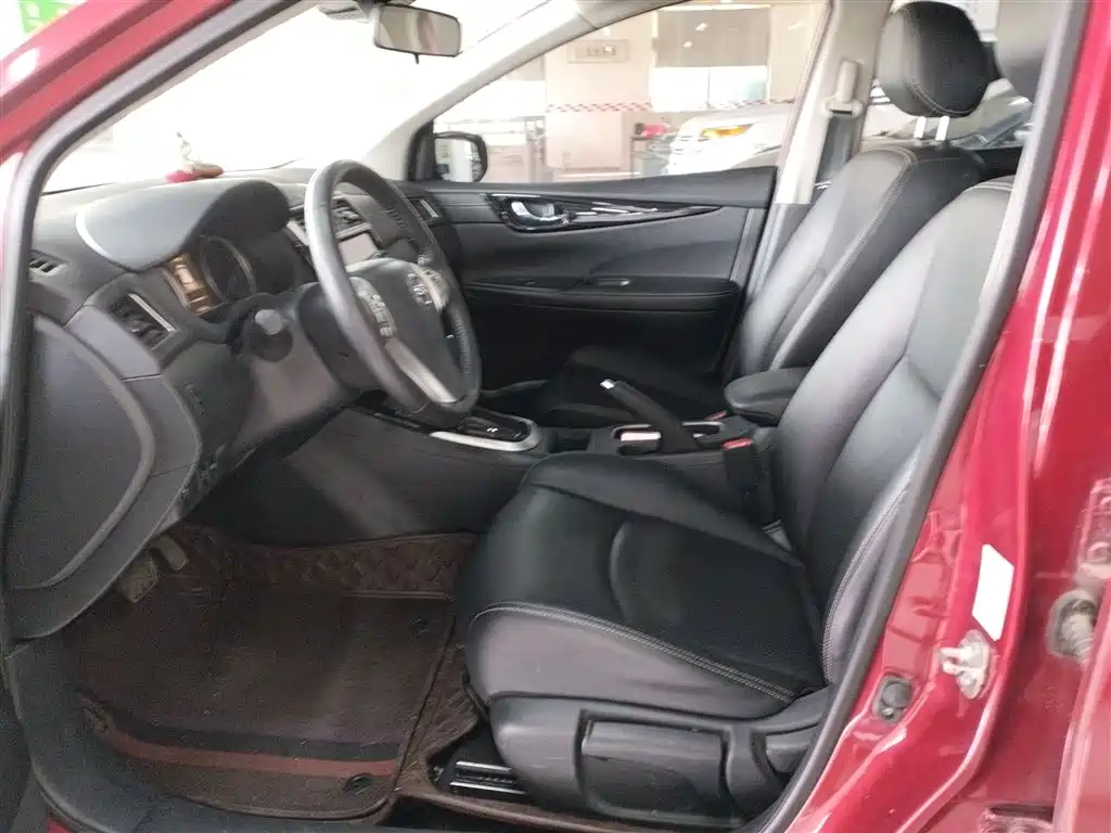 Nissan Tiida — фото 15