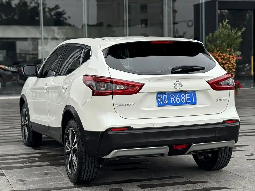 Nissan Qashqai — фото 6