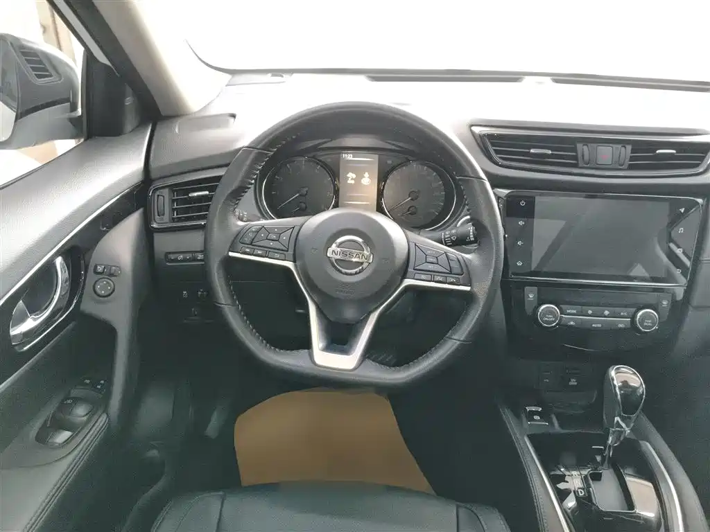 Nissan X-Trail — фото 11