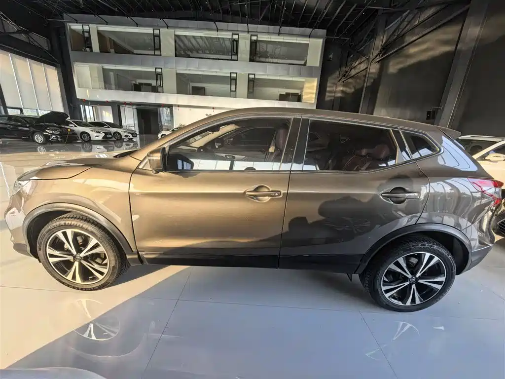 Nissan Qashqai — фото 6