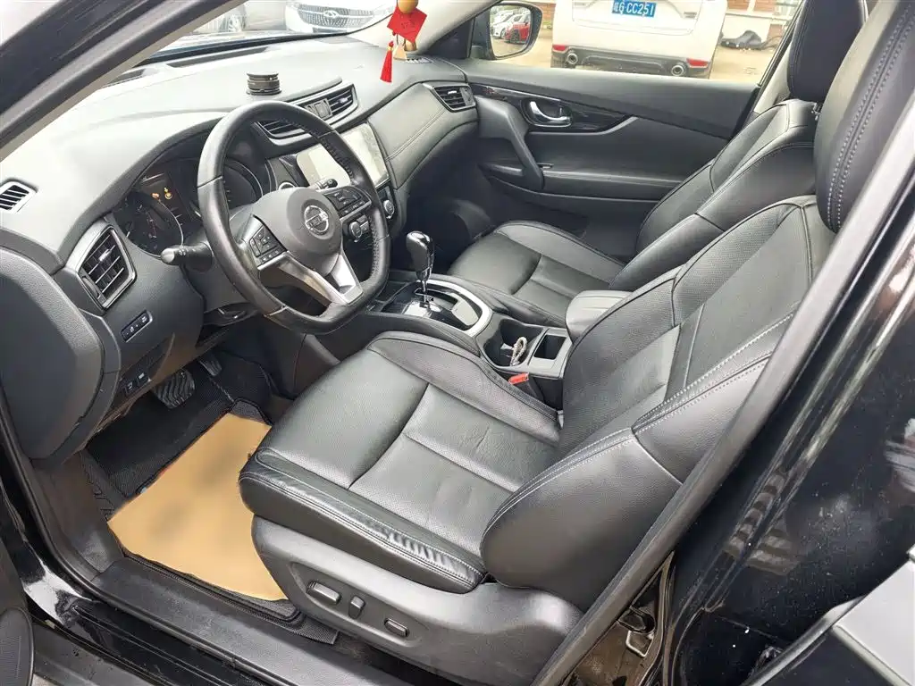 Nissan X-Trail — фото 11
