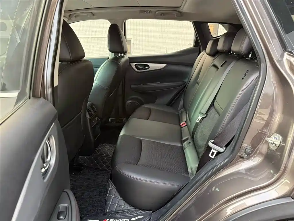 Nissan Qashqai — фото 11