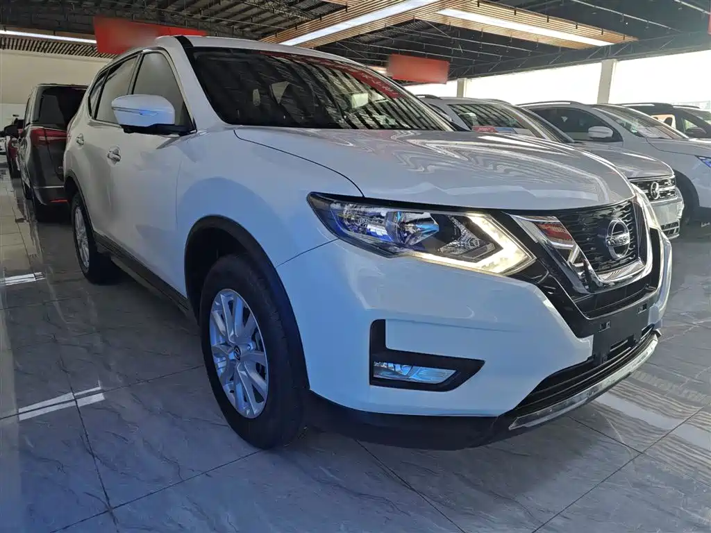 Nissan X-Trail — фото 4