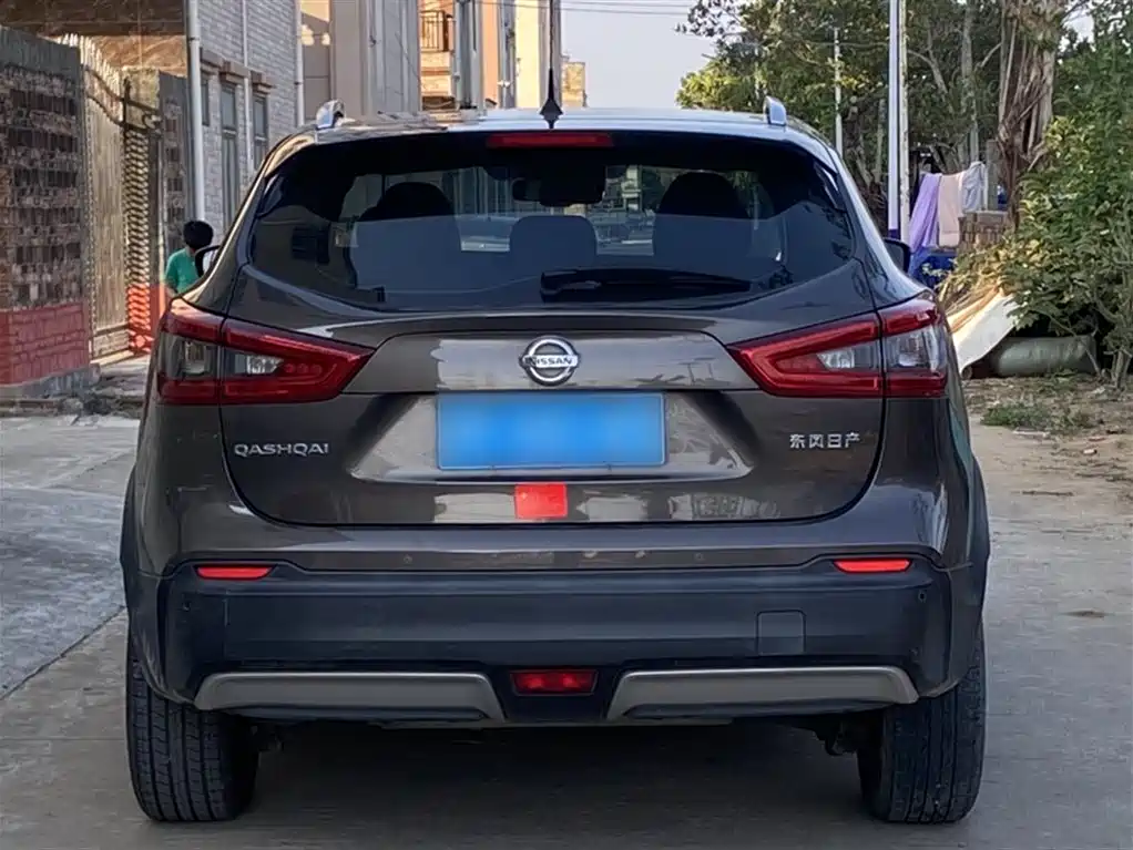 Nissan Qashqai — фото 10