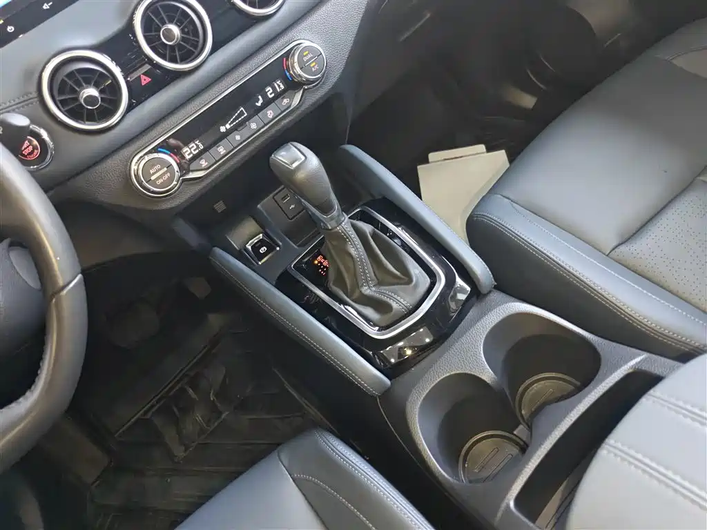 Nissan Qashqai — фото 10