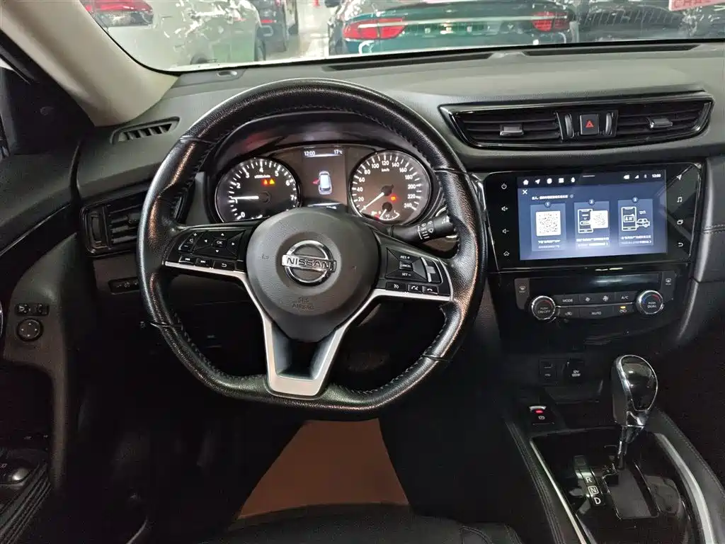 Nissan X-Trail — фото 11