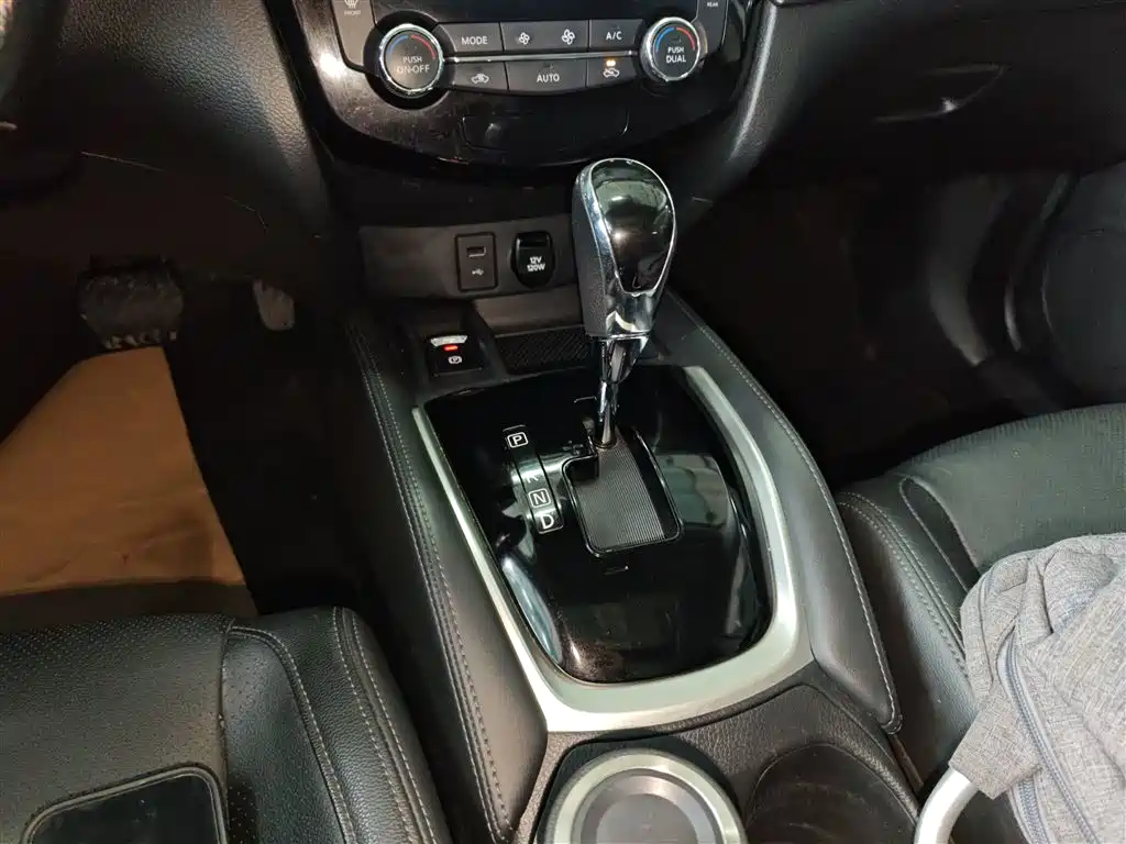 Nissan X-Trail — фото 14