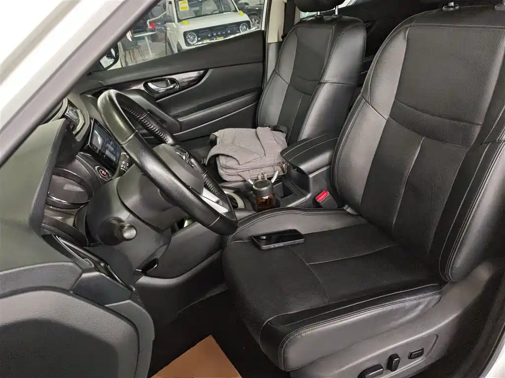 Nissan X-Trail — фото 15
