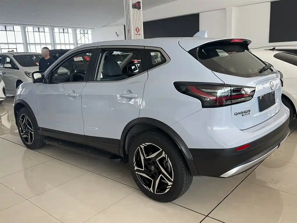Nissan Qashqai — фото 11