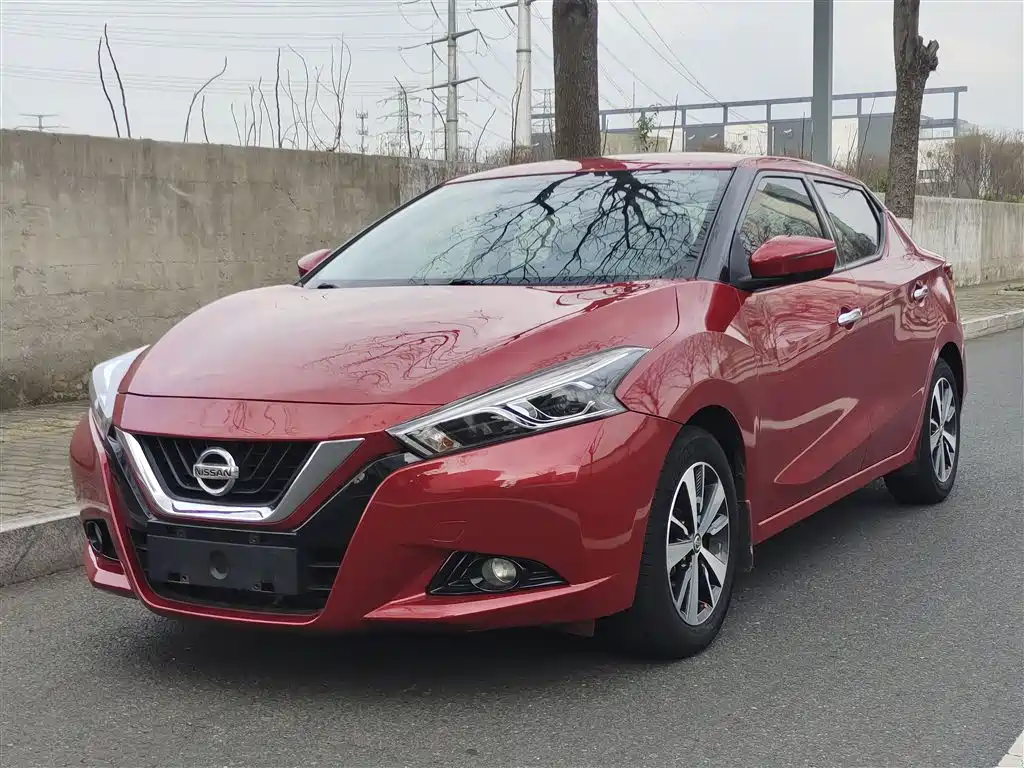 Nissan Bluebird — фото 2