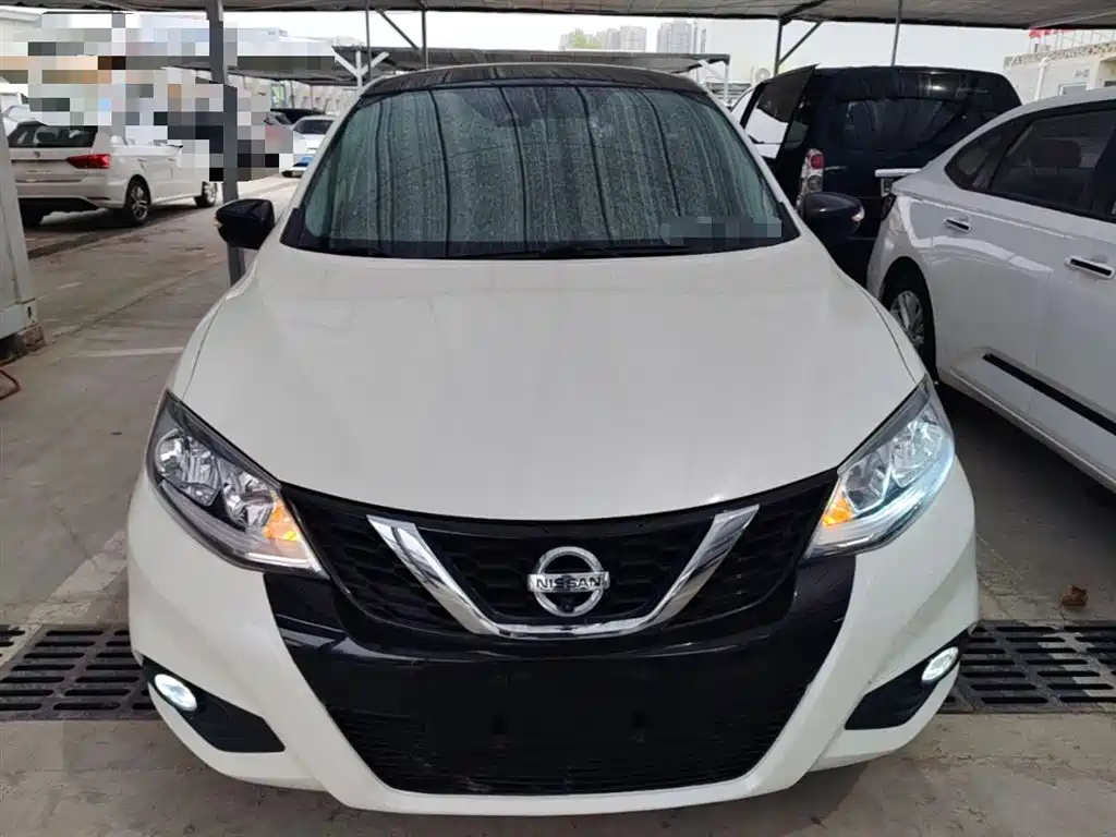 Nissan Tiida — фото 3