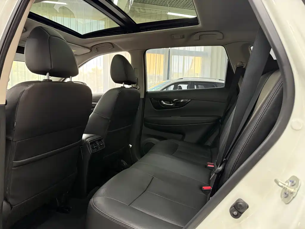 Nissan X-Trail — фото 11