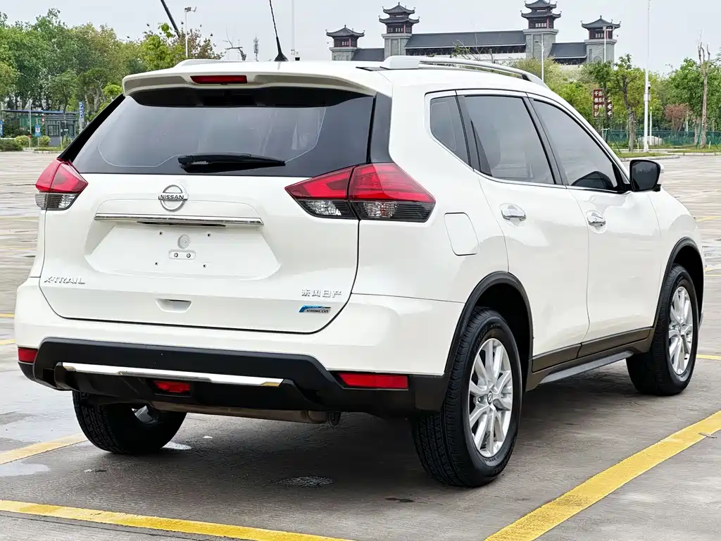 Nissan X-Trail — фото 24