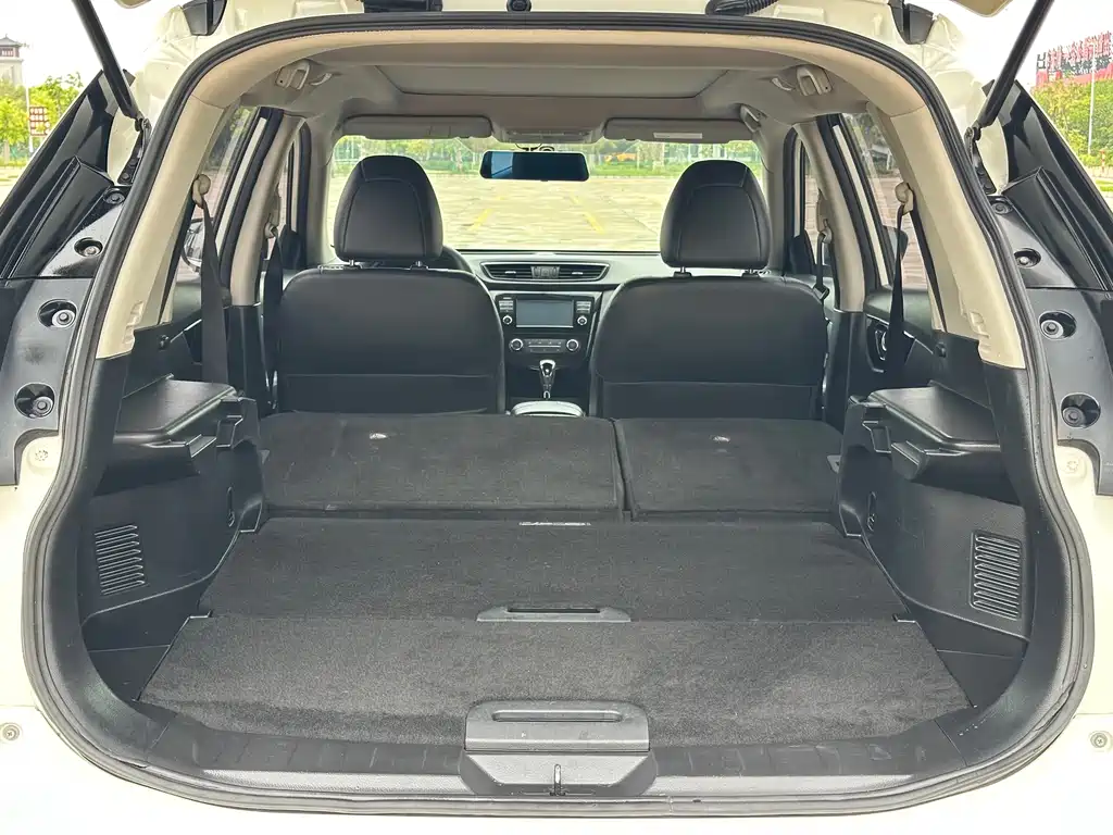 Nissan X-Trail — фото 30