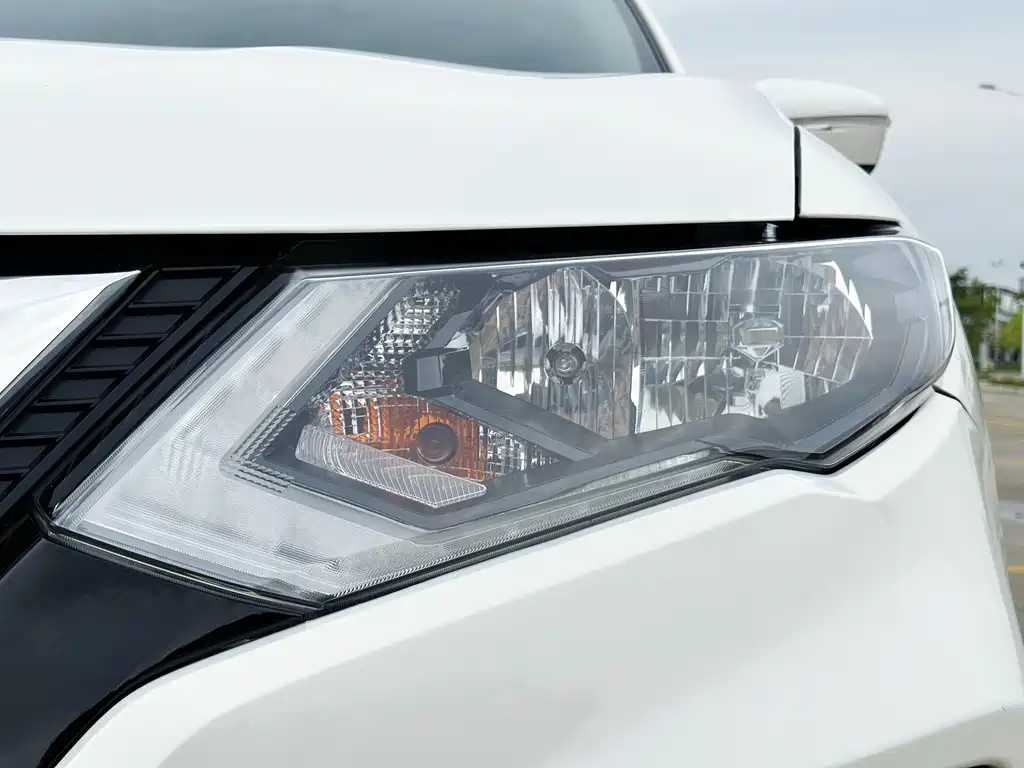 Nissan X-Trail — фото 10