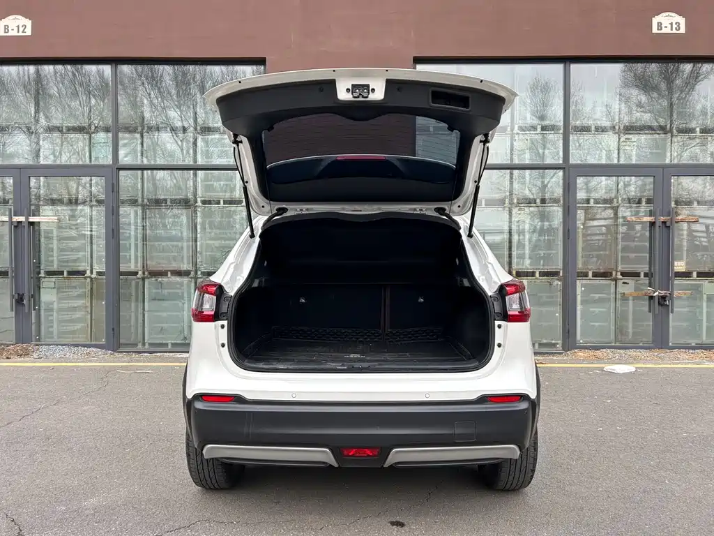 Nissan Qashqai — фото 16
