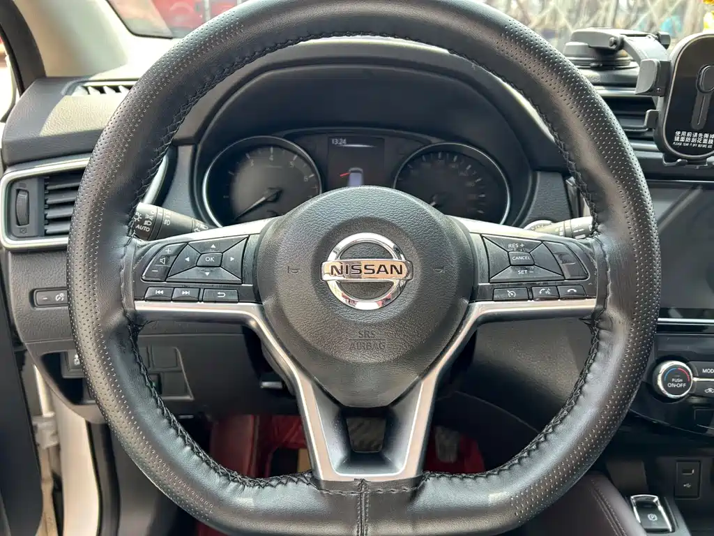 Nissan Qashqai — фото 21