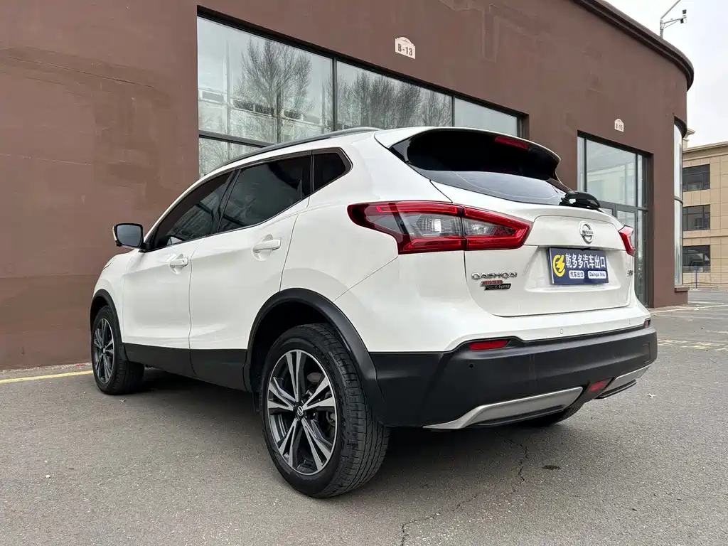 Nissan Qashqai — фото 4