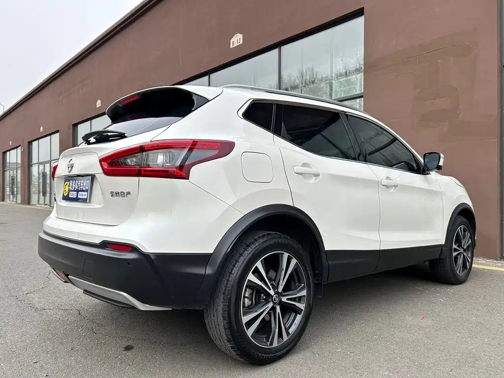 Nissan Qashqai — фото 6