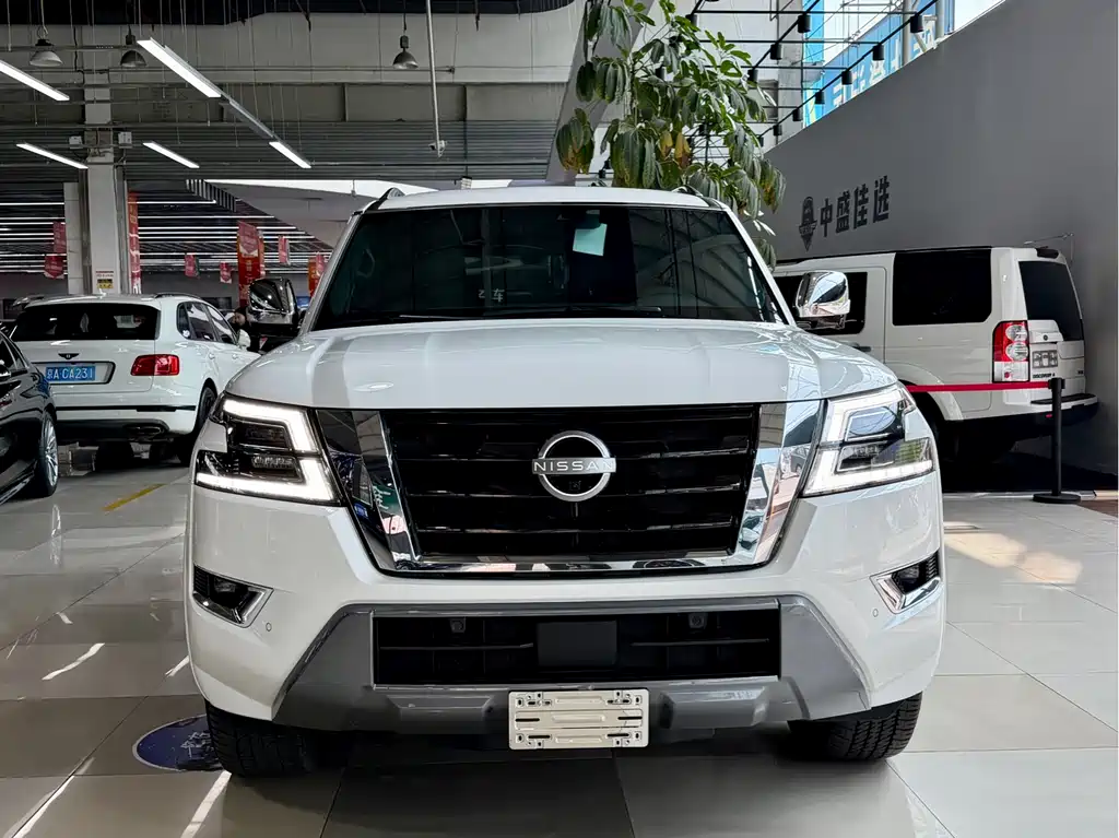 Nissan Patrol — фото 2