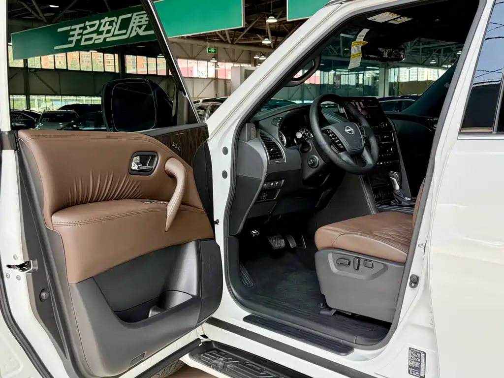 Nissan Patrol — фото 9