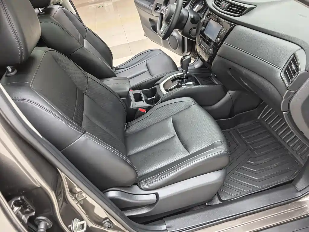 Nissan X-Trail — фото 10