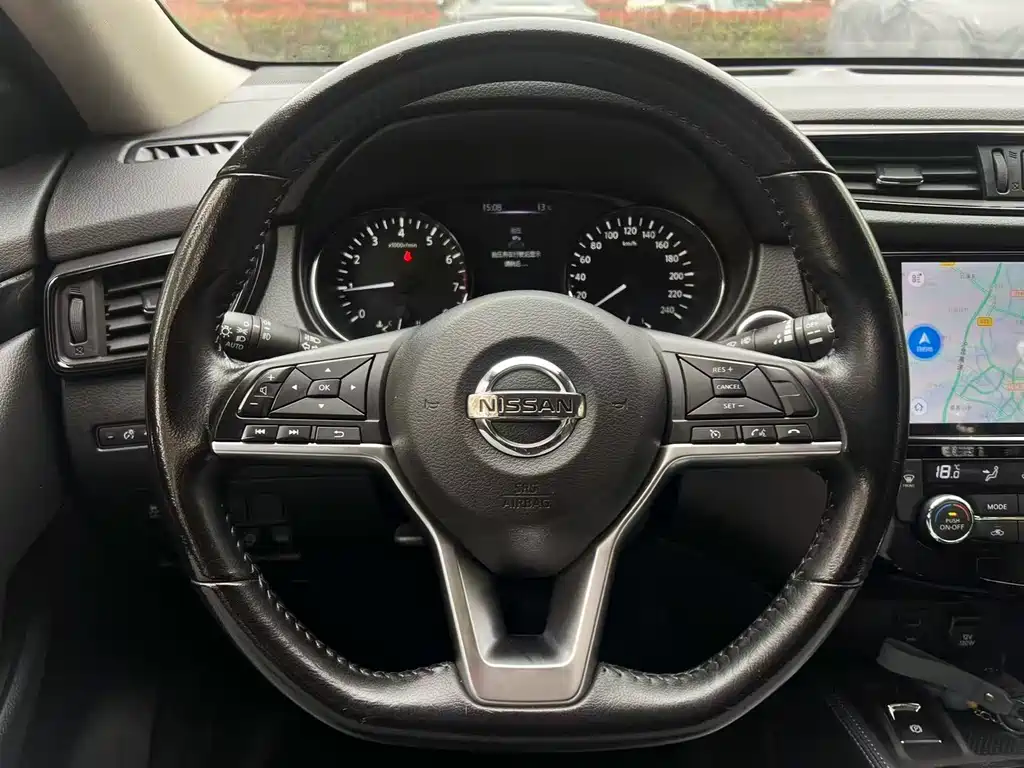 Nissan X-Trail — фото 14