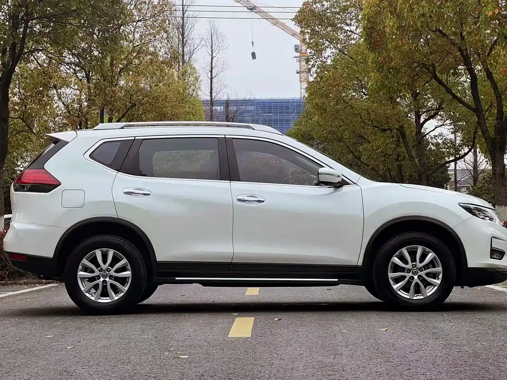 Nissan X-Trail — фото 4