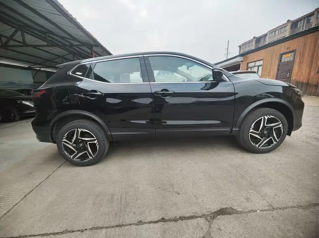 Nissan Qashqai — фото 4