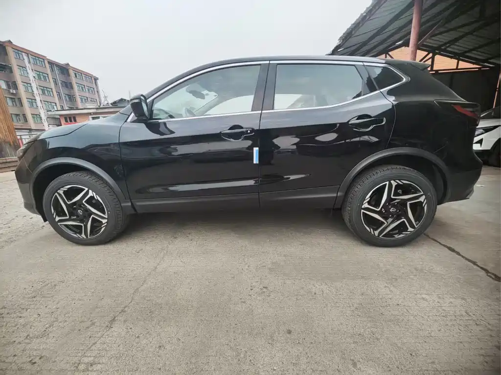 Nissan Qashqai — фото 8