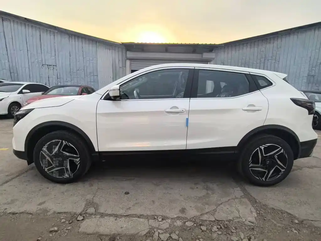 Nissan Qashqai — фото 9