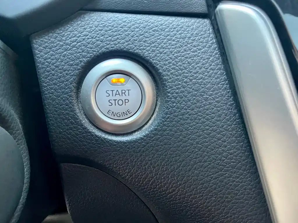 Nissan Tiida — фото 21