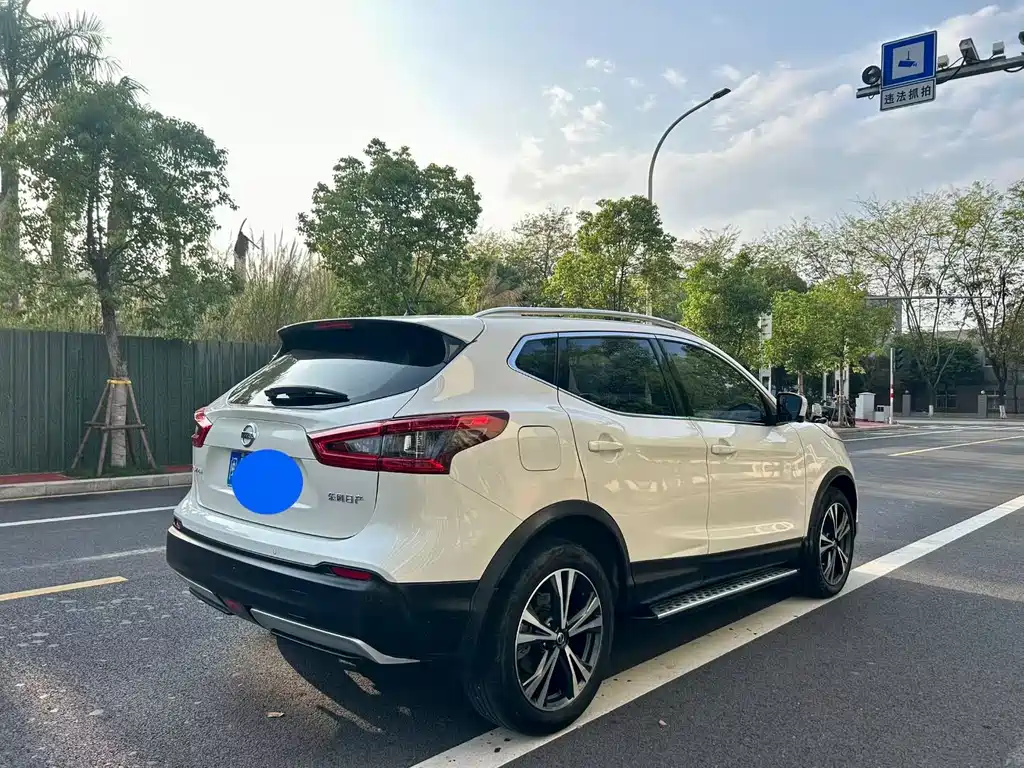 Nissan Qashqai — фото 6