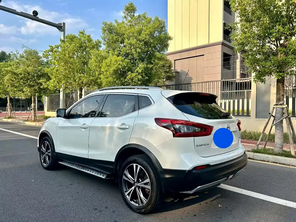 Nissan Qashqai — фото 8