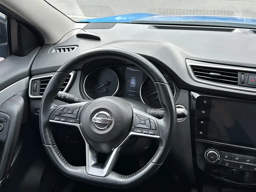 Nissan Qashqai — фото 7