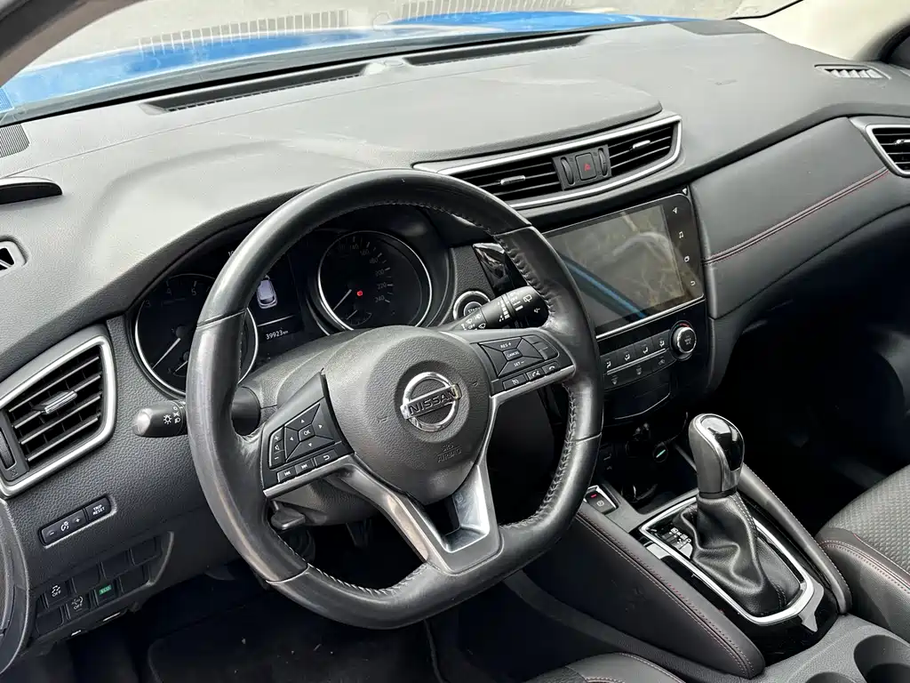 Nissan Qashqai — фото 8