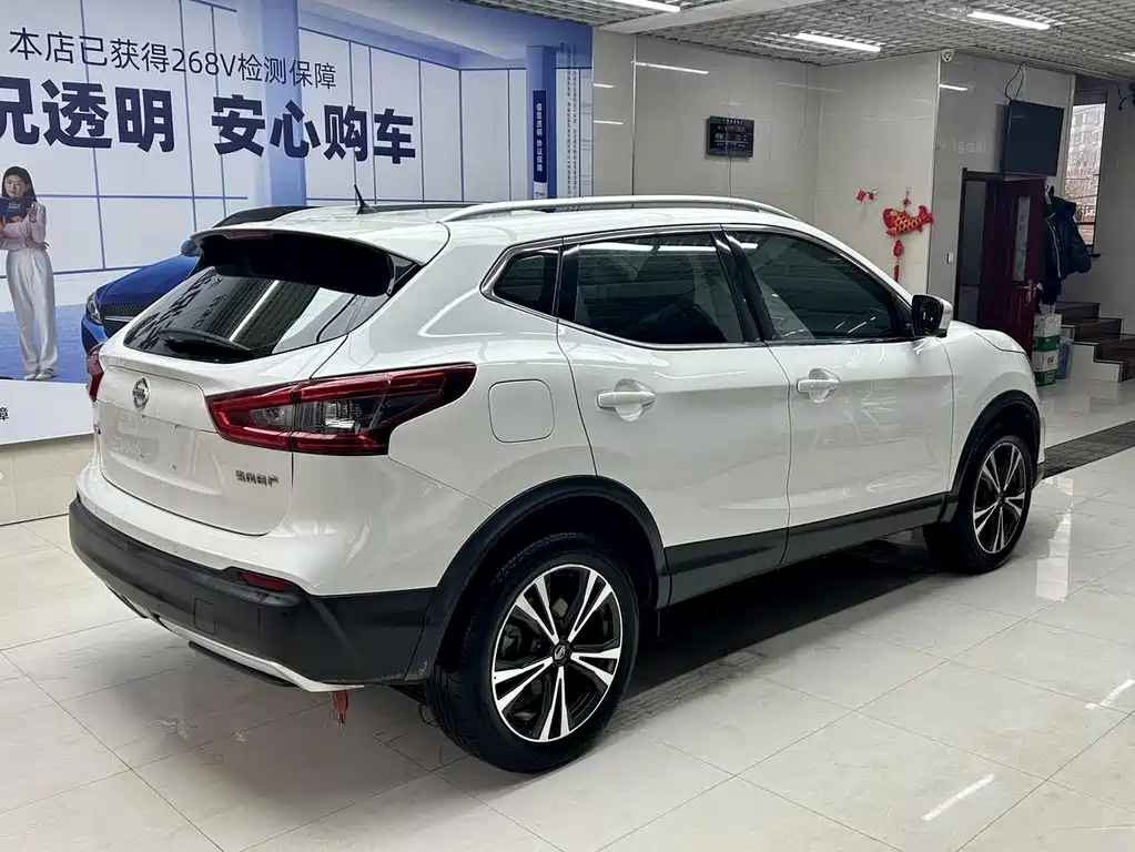 Nissan Qashqai — фото 4