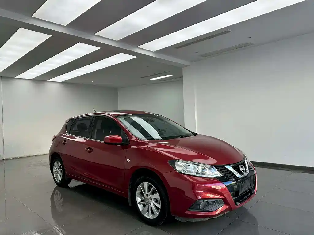 Nissan Tiida — фото 3