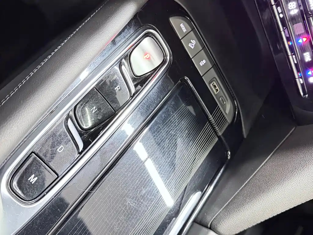 Buick Enclave — фото 19