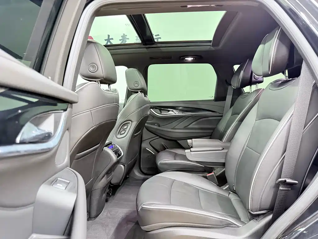 Buick Enclave — фото 26