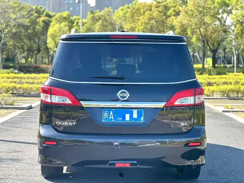 Nissan Quest — фото 9