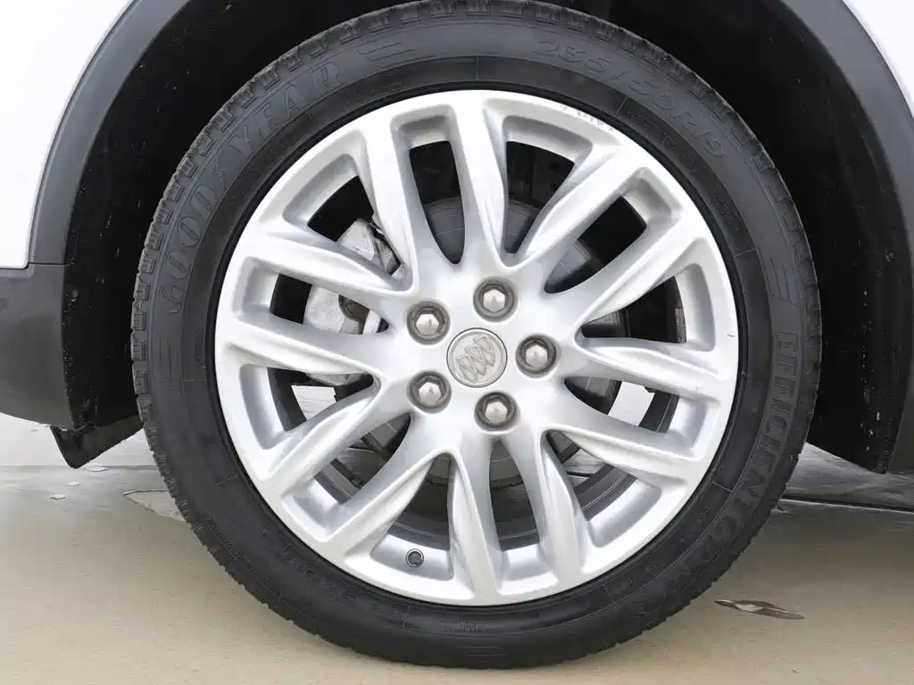 Buick Envision Plus — фото 11