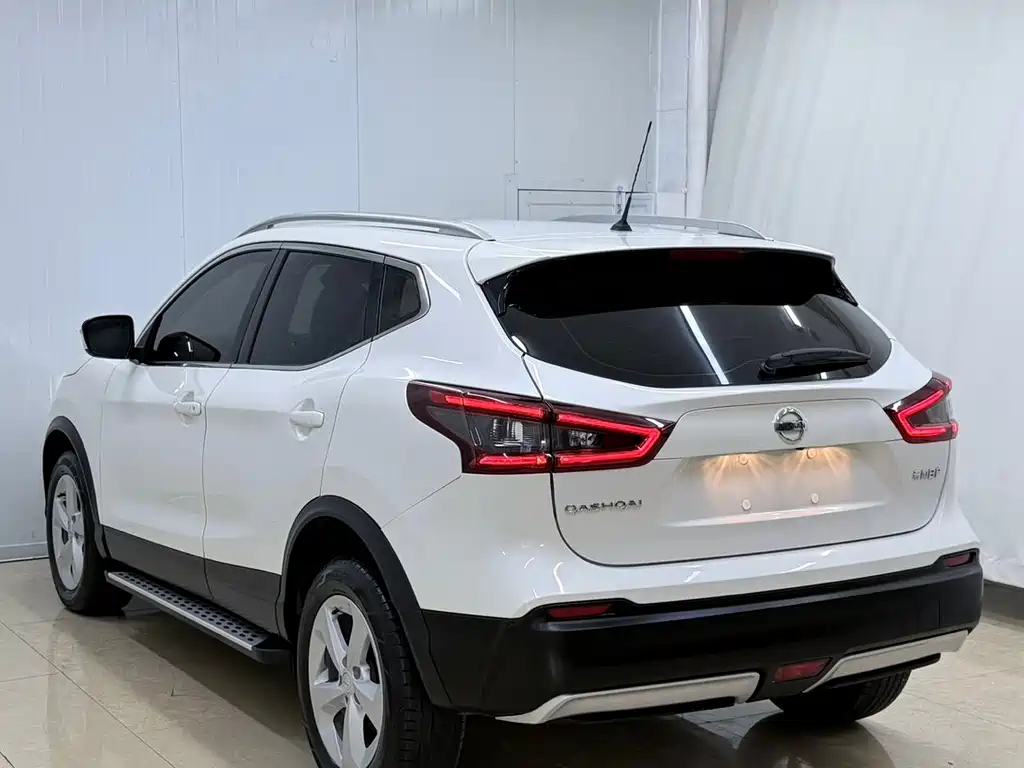Nissan Qashqai — фото 6