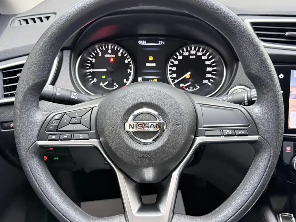 Nissan Qashqai — фото 10
