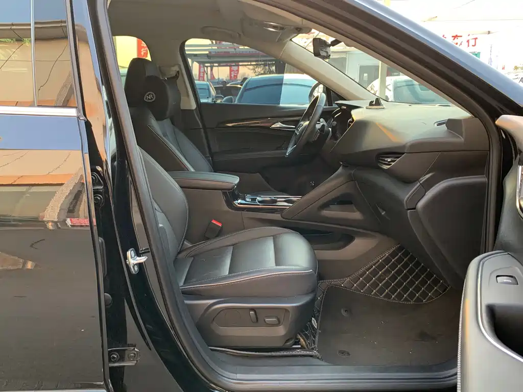 Buick Envision Plus — фото 13