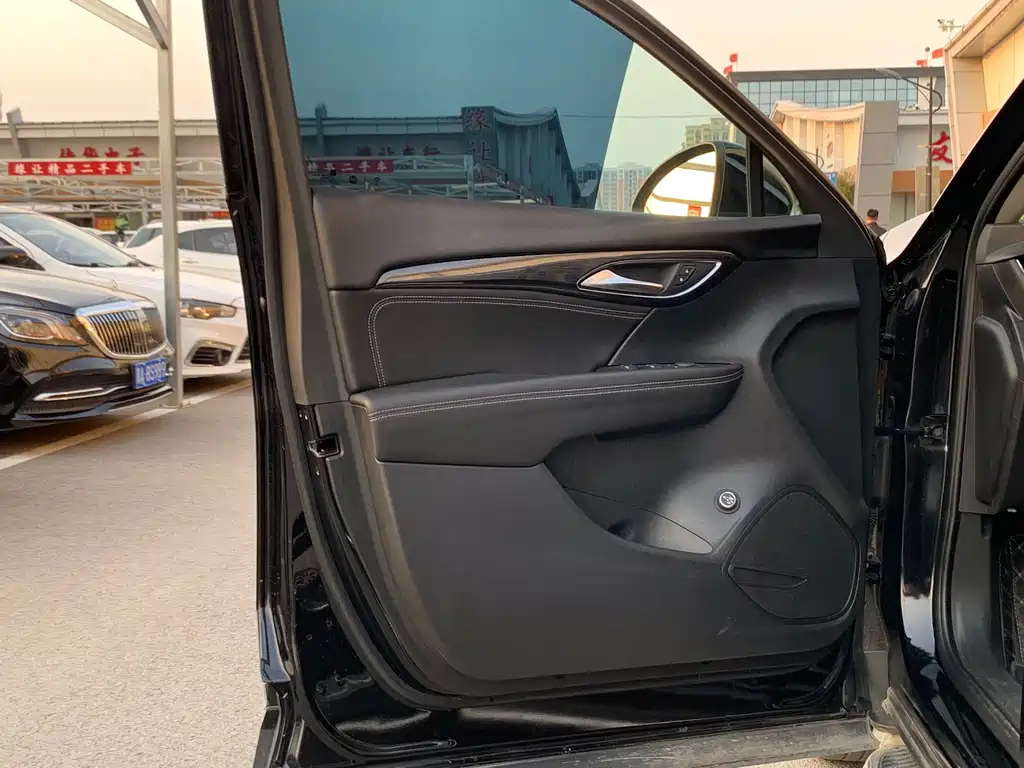 Buick Envision Plus — фото 9
